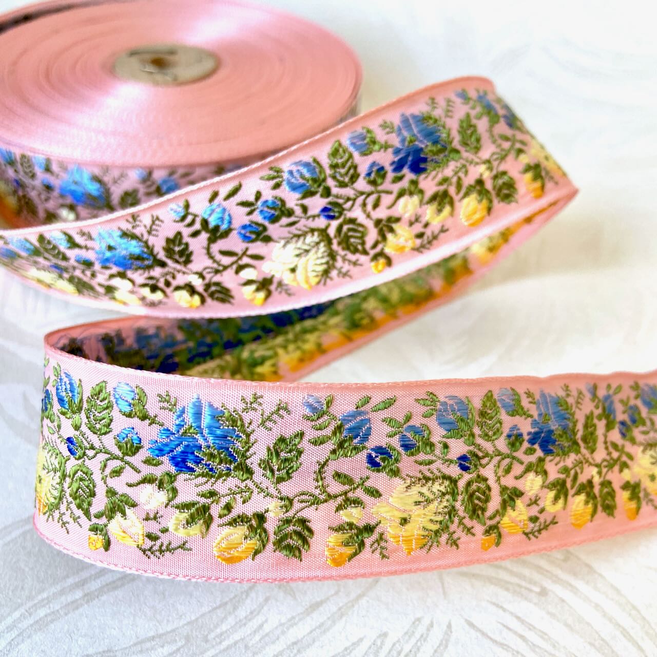 Floral_Jacquard_Taffeta_Ribbon