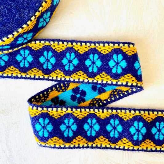 Floral_Sweater_Jacquard_Ribbon