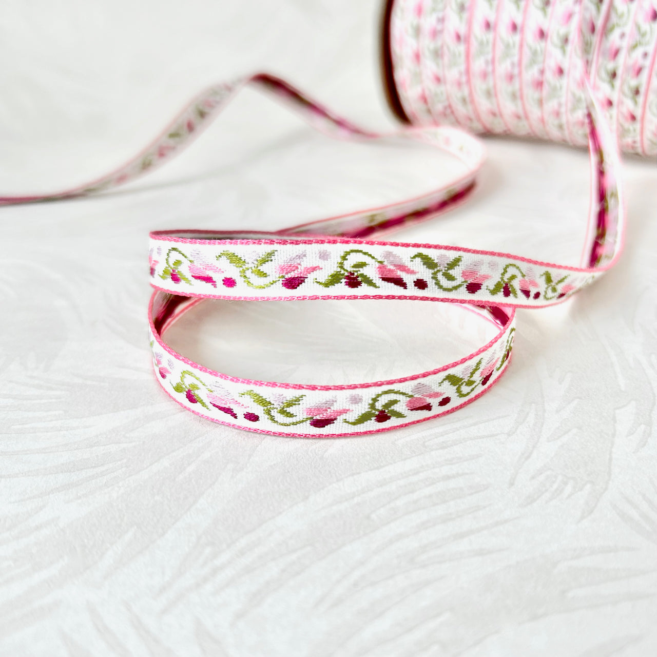 Floral_Tulip_Jacquard_Ribbon