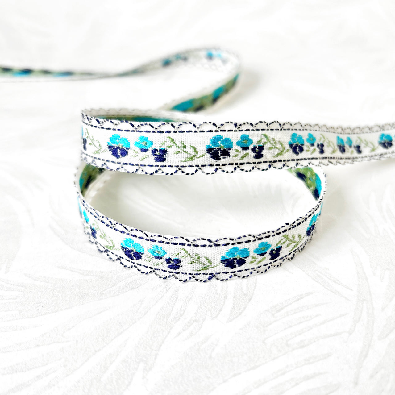 Floral_Vine_Jacquard_Ribbon