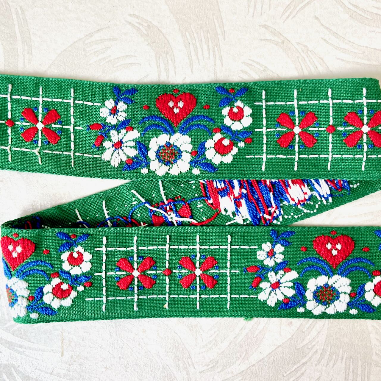 Flowers_Heart_Jacquard_Ribbon
