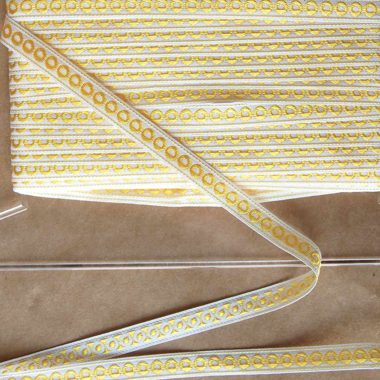 Embroidered Entredeux, Circle