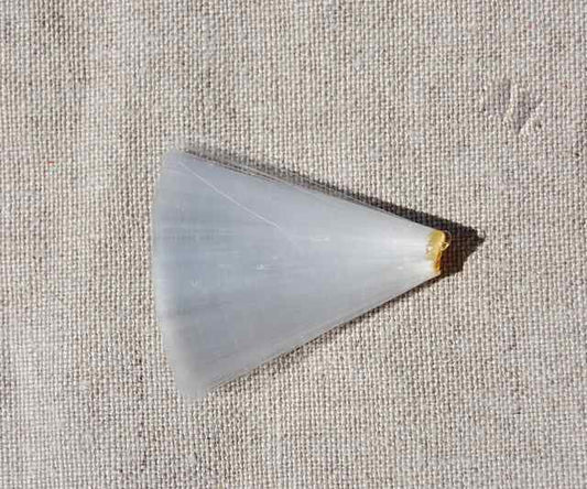 White_Spun_Glass_Tail_1-1/8"