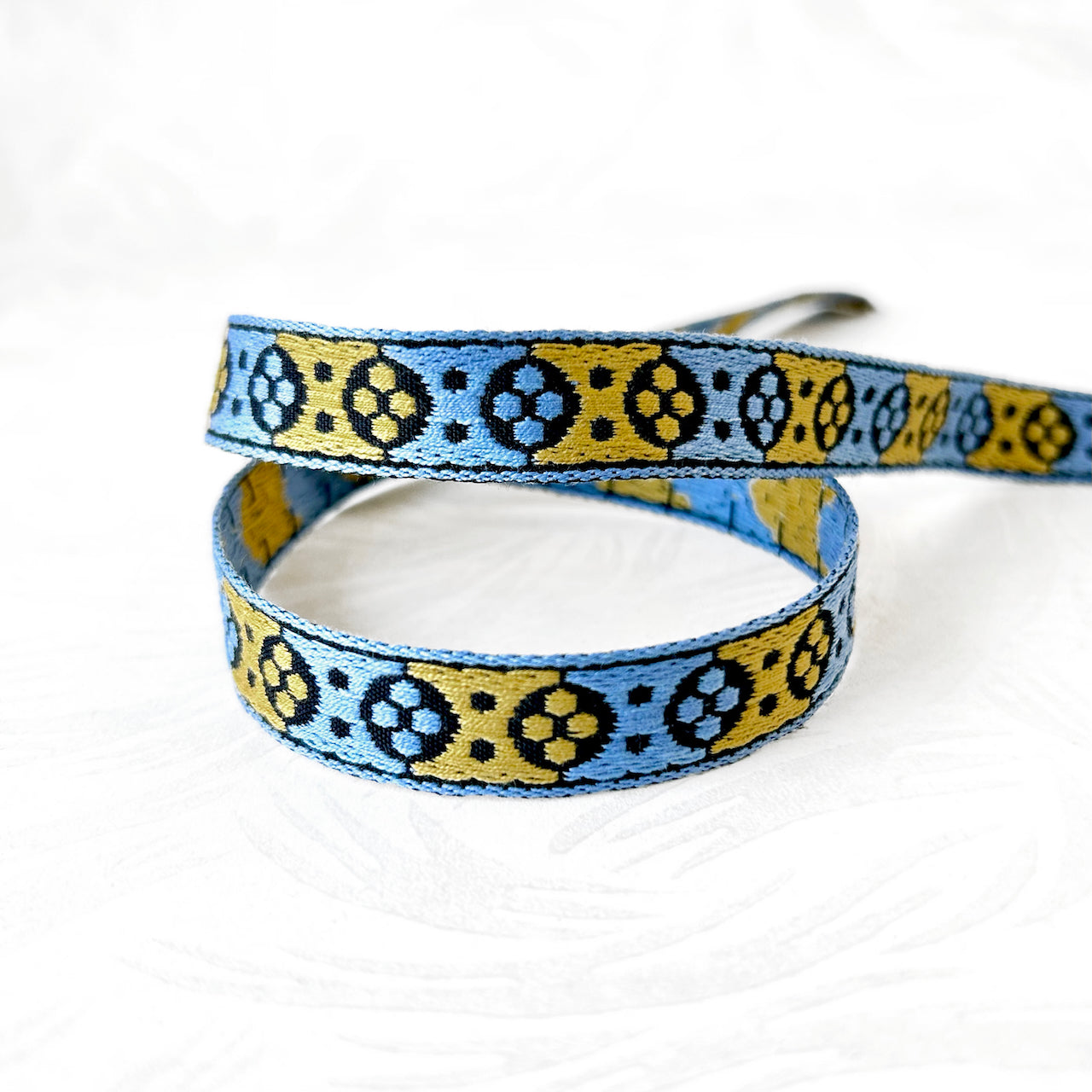 Geometric_Circle_Jacquard_Ribbon