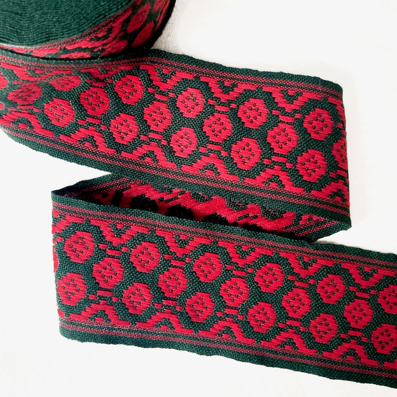 Geometric_Circles_Jacquard_Ribbon
