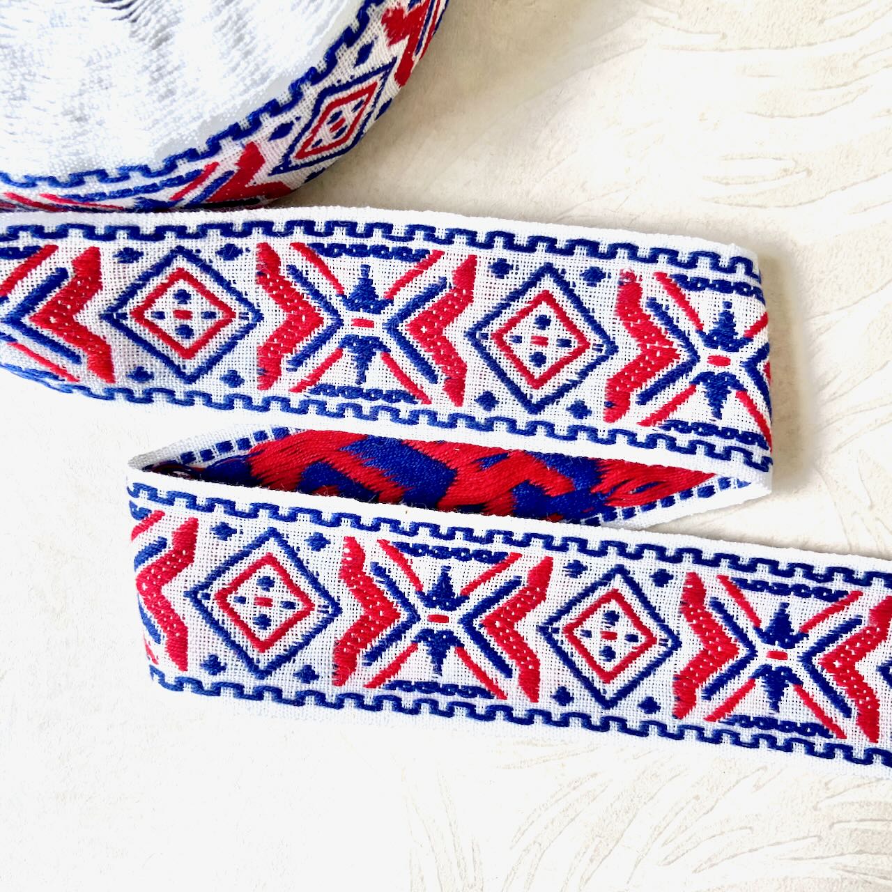 Geometric_Diamond_Jacquard_Ribbon