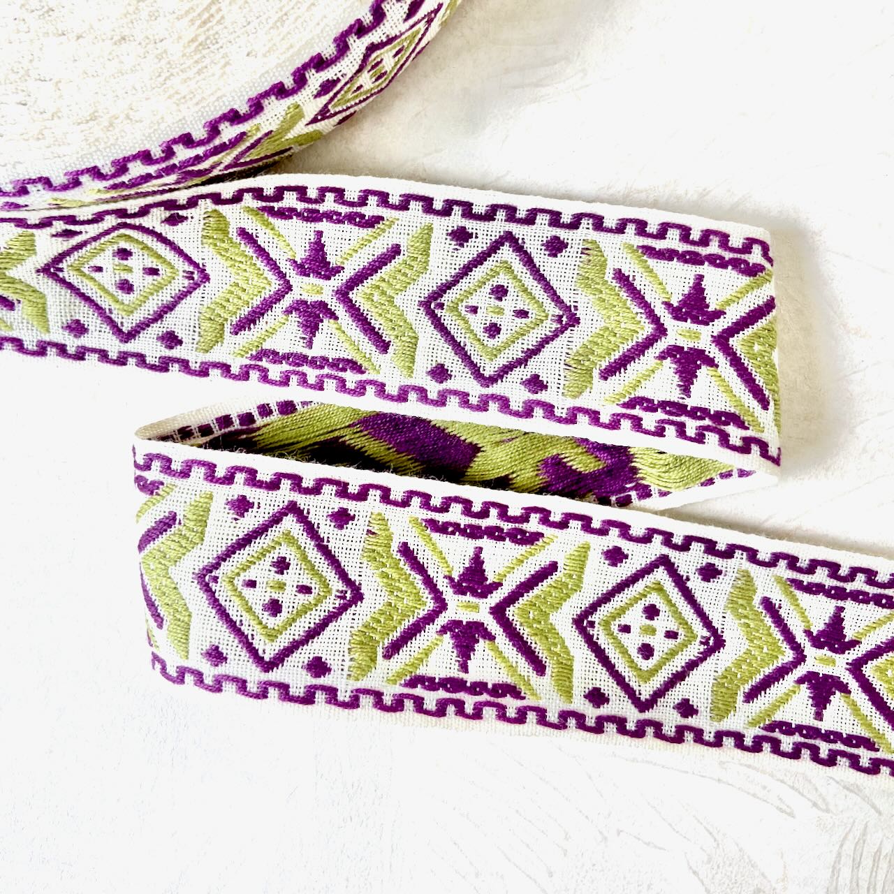 Geometric_Diamond_Jacquard_Ribbon