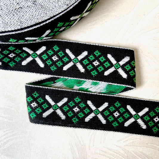 Geometric_Diamond_Jacquard_Ribbon