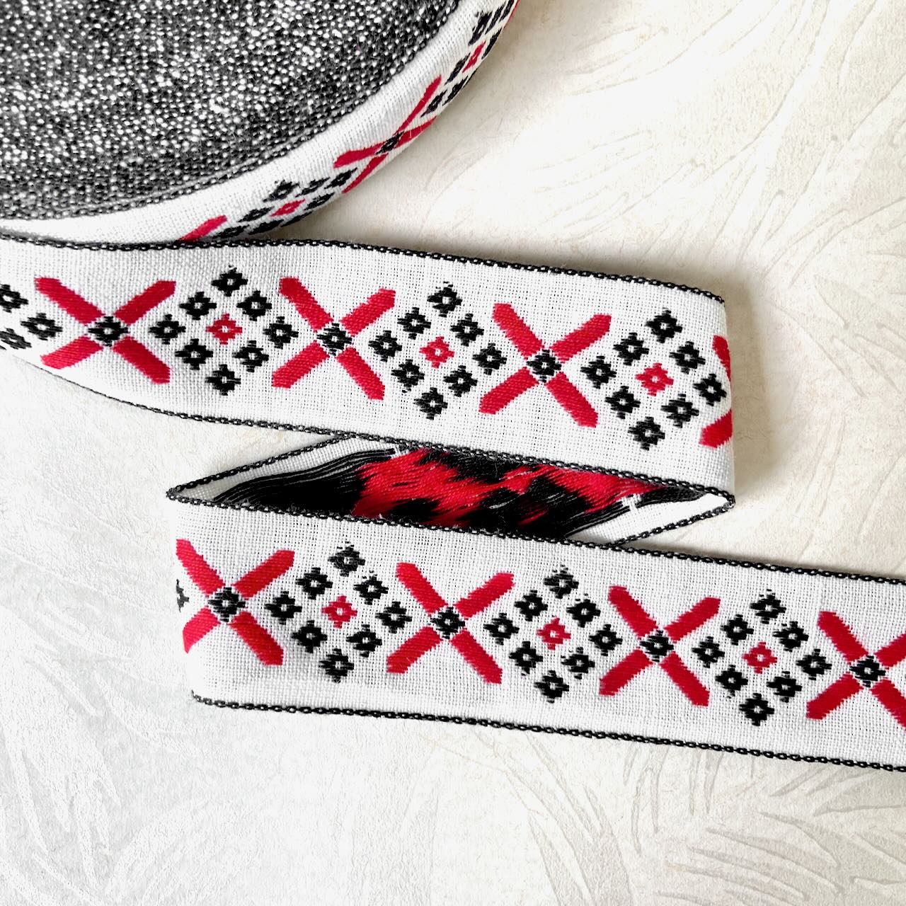 Geometric_Diamond_Jacquard_Ribbon