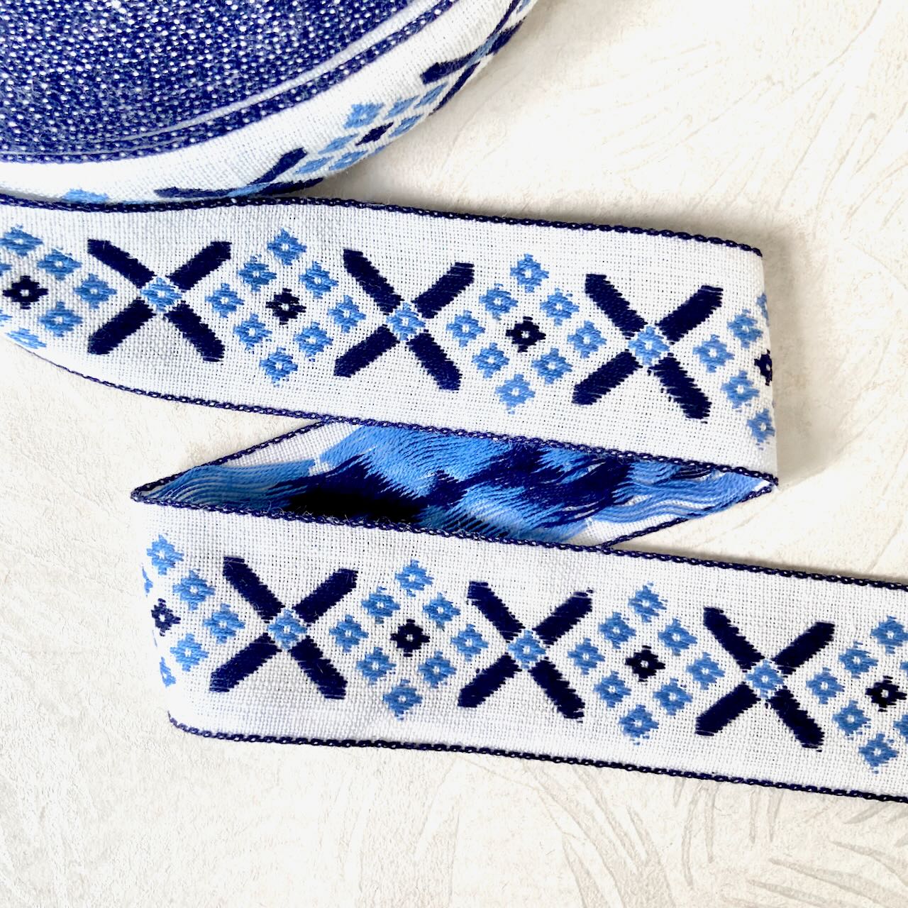 Geometric_Diamond_Jacquard_Ribbon