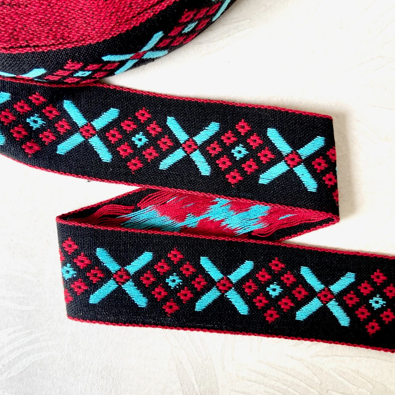 Geometric_Diamond_Jacquard_Ribbon