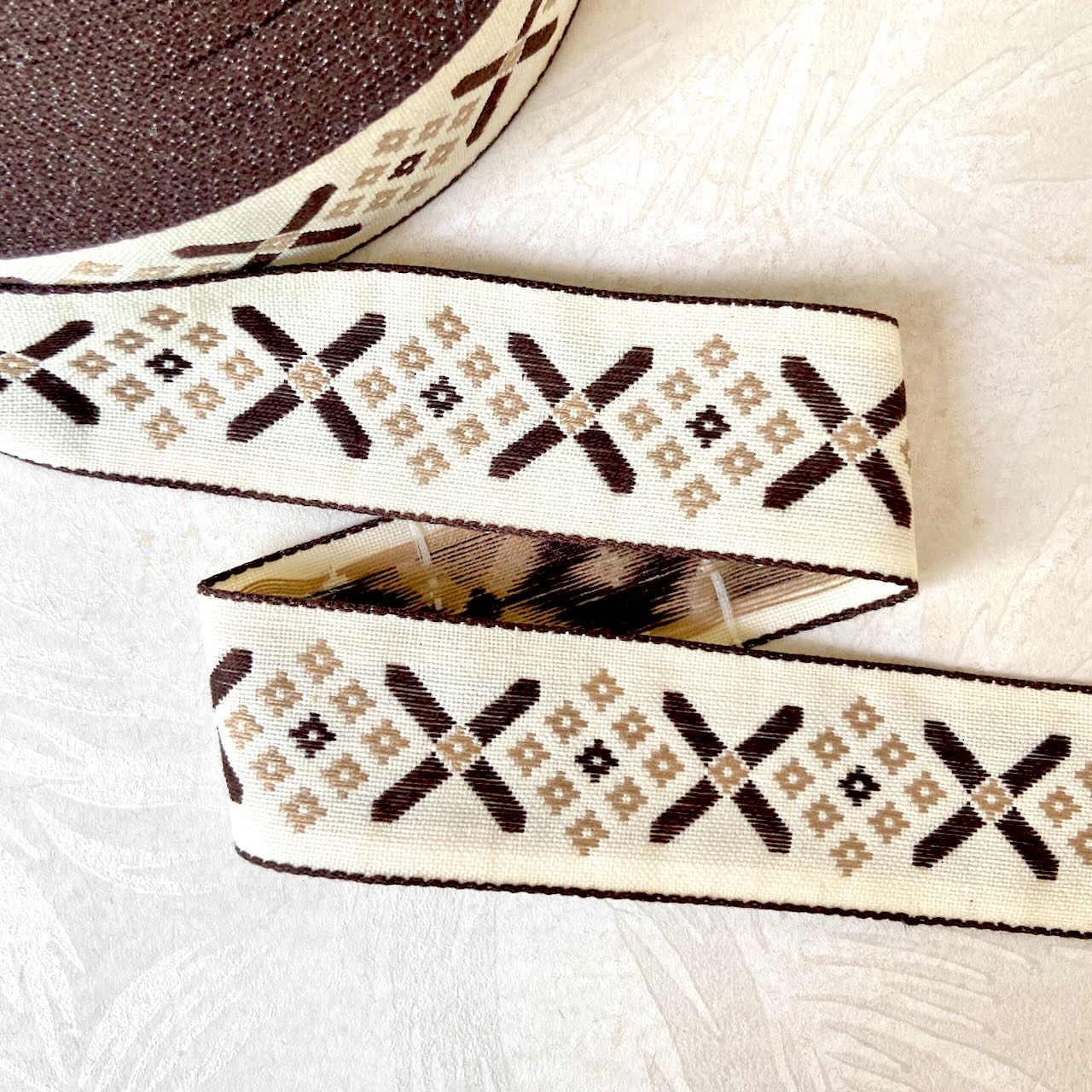 Geometric_Diamond_Jacquard_Ribbon