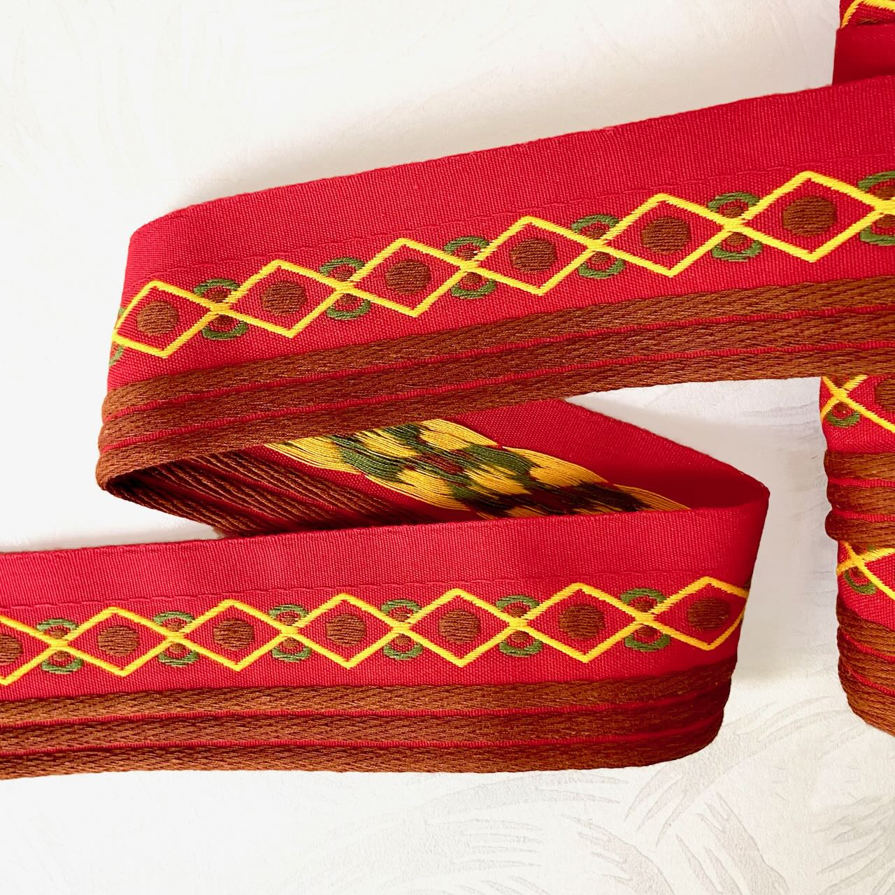 Geometric_Jacquard_Piping