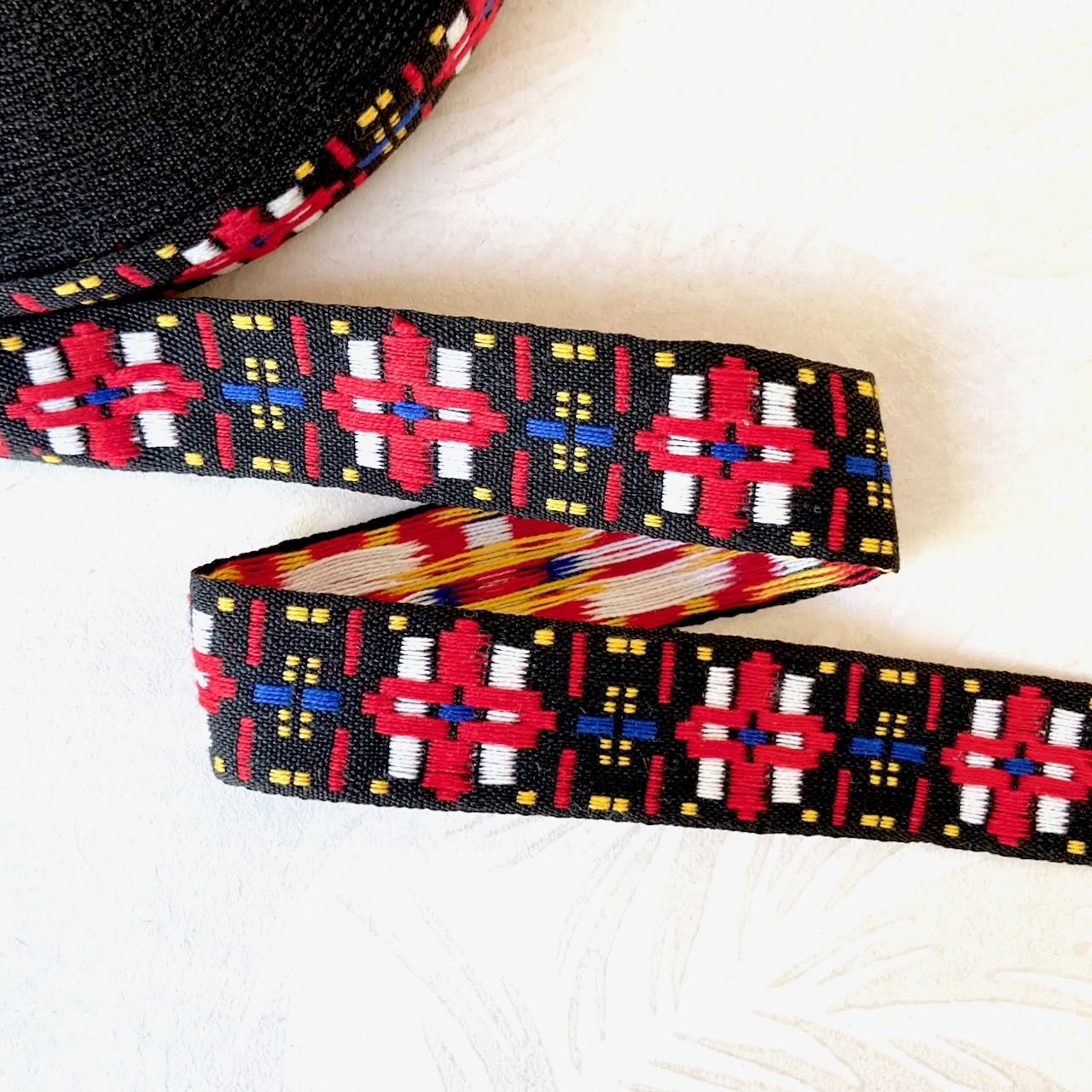 Geometric_Jacquard_Ribbon