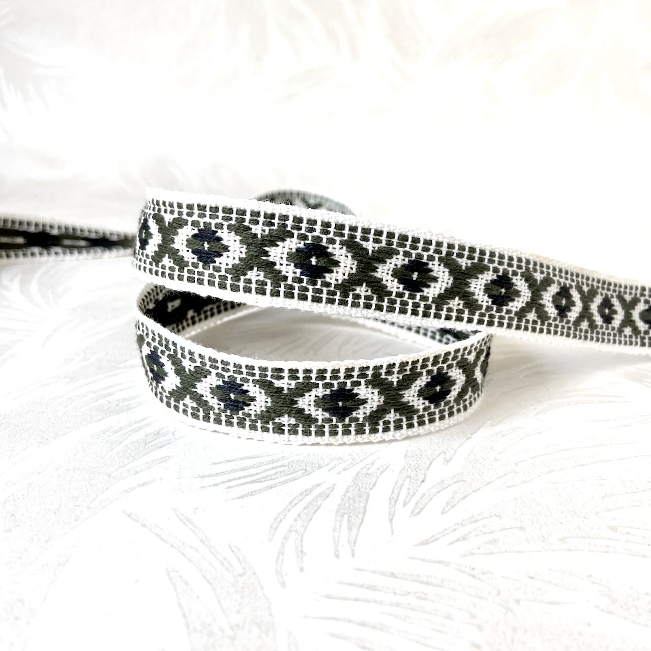 Geometric_Jacquard_Ribbon
