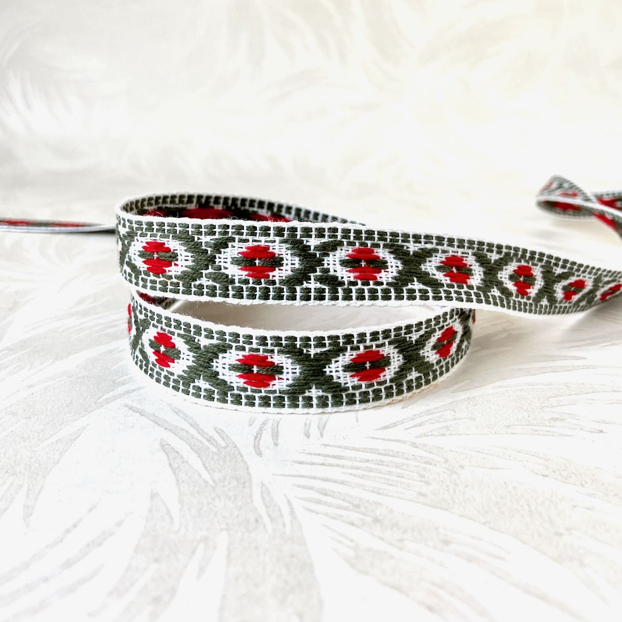 Geometric_Jacquard_Ribbon
