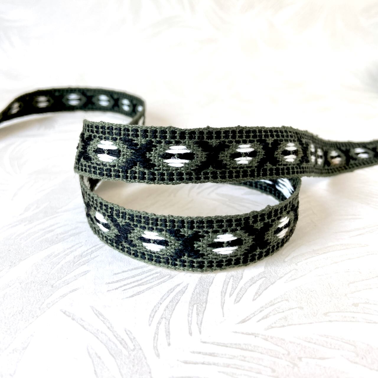 Geometric_Jacquard_Ribbon