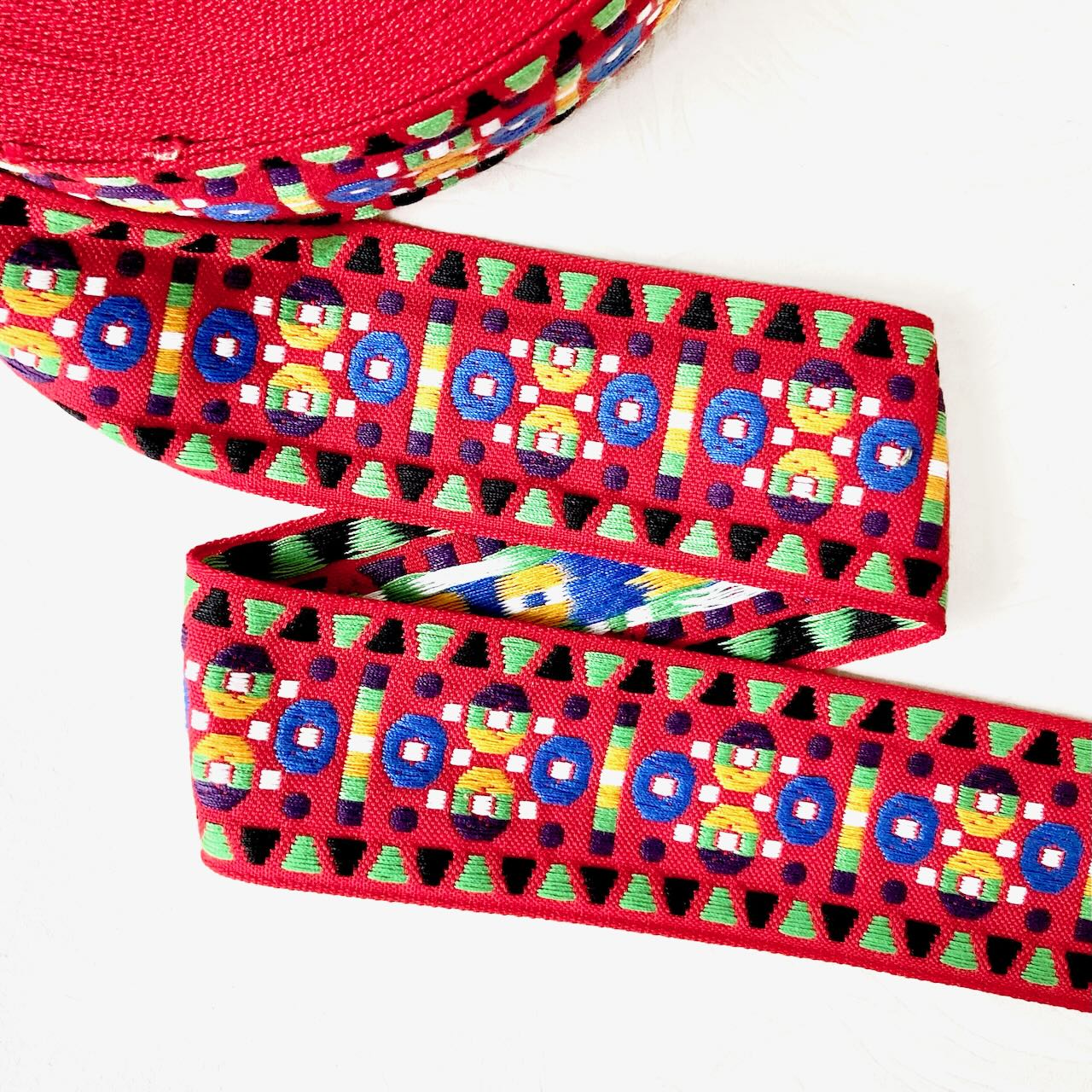 Geometric_Jacquard_Ribbon