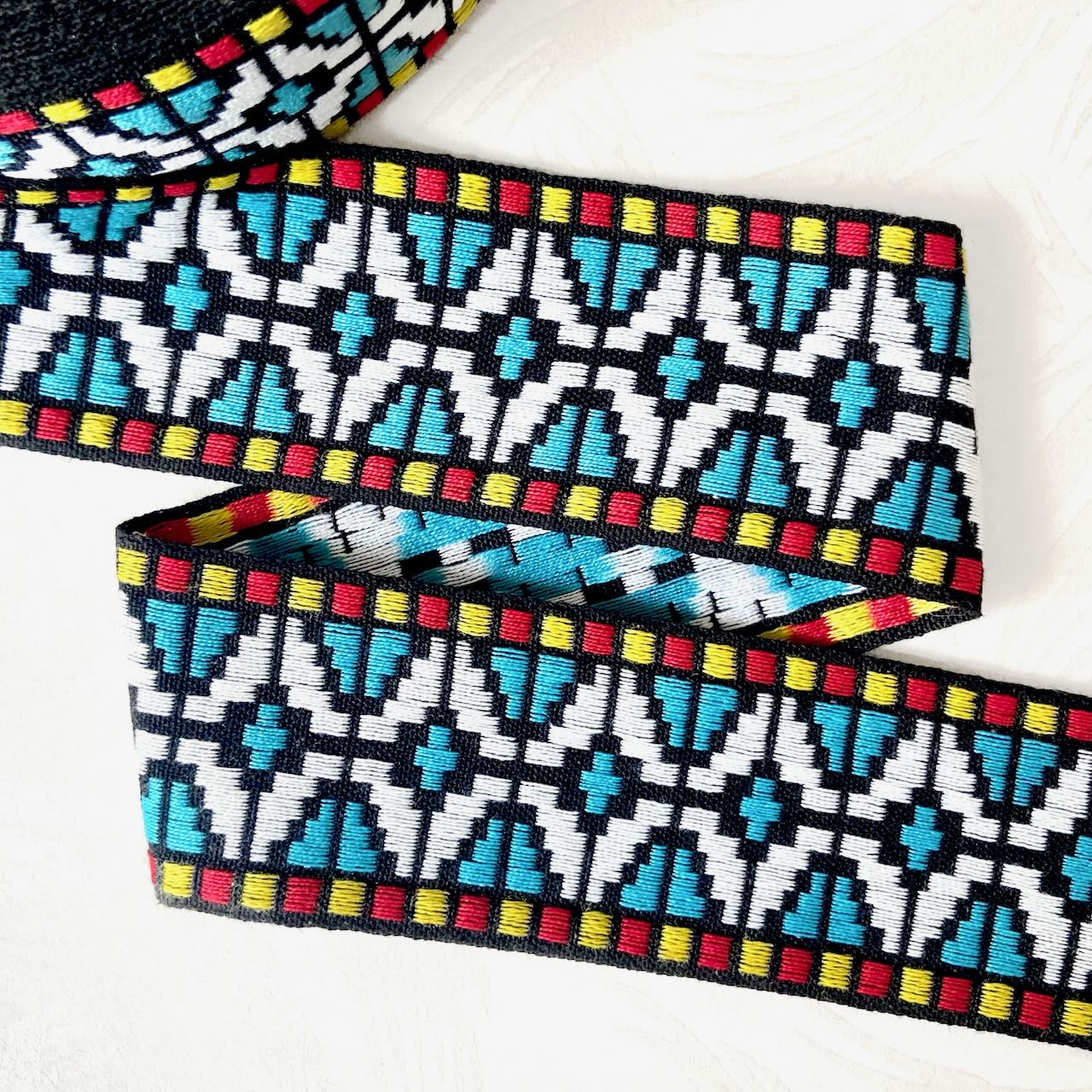 Geometric_Jacquard_Ribbon