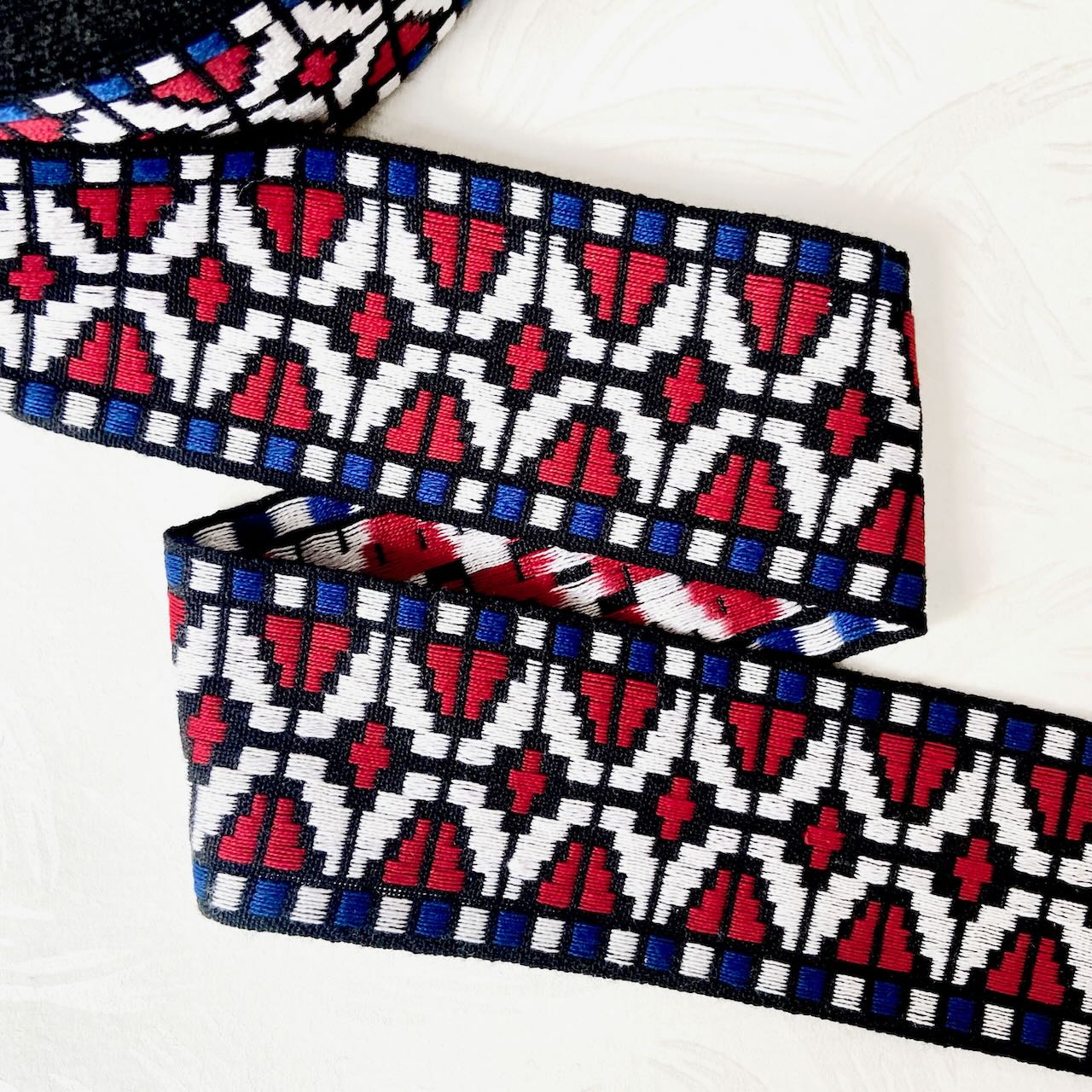 Geometric_Jacquard_Ribbon
