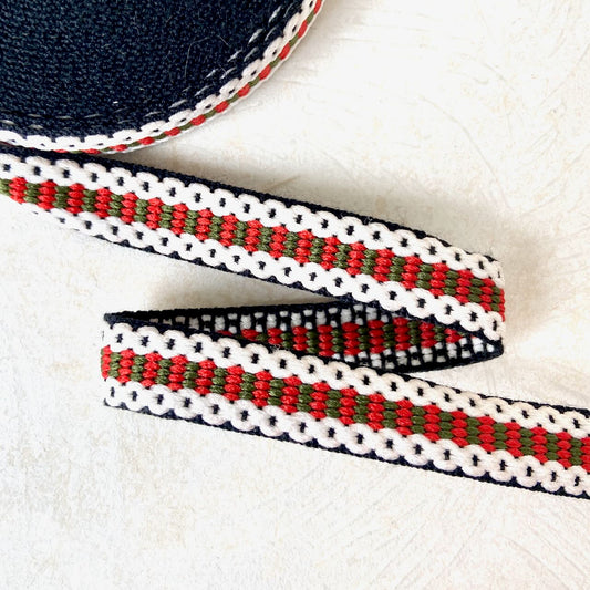 Geometric_Jacquard_Ribbon