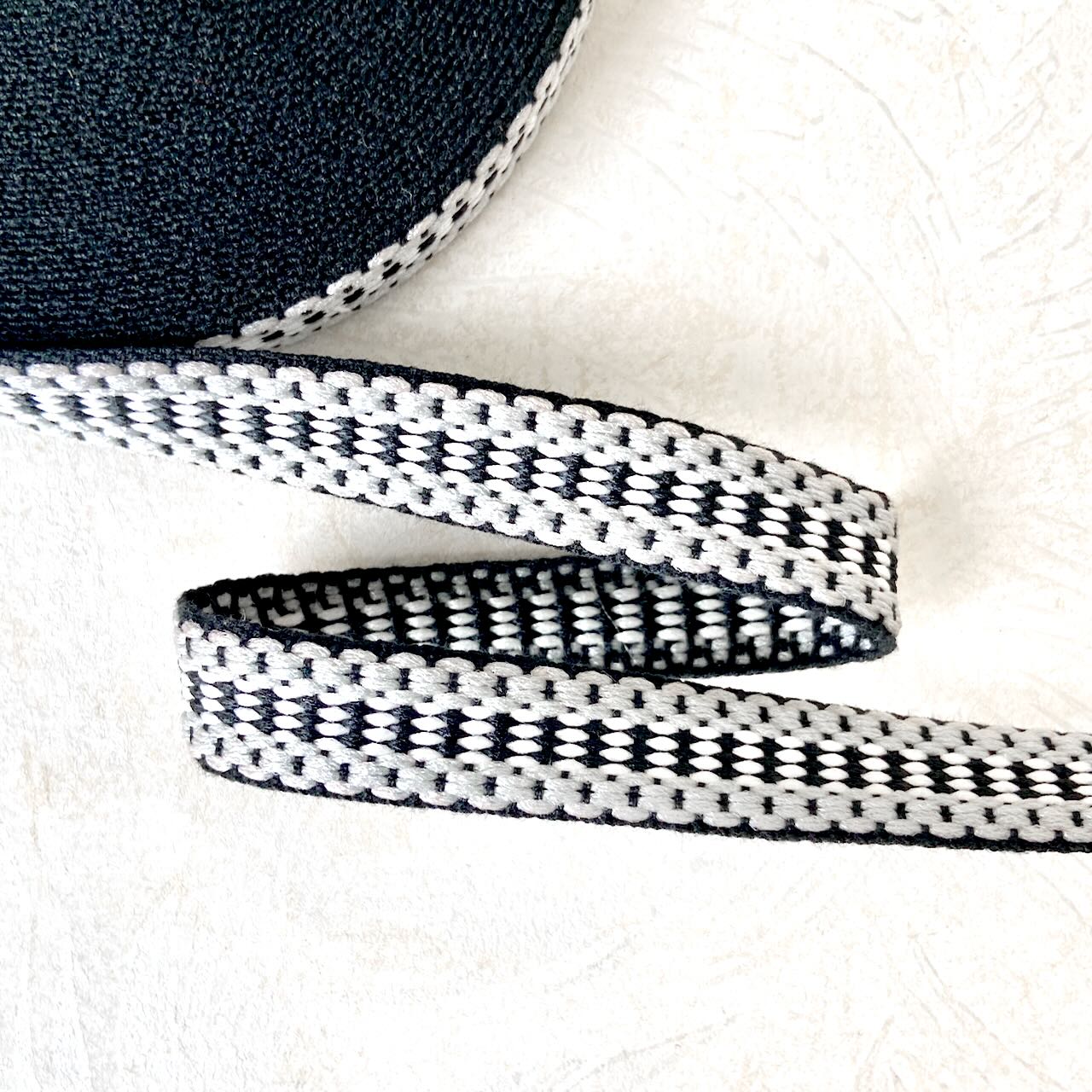 Geometric_Jacquard_Ribbon