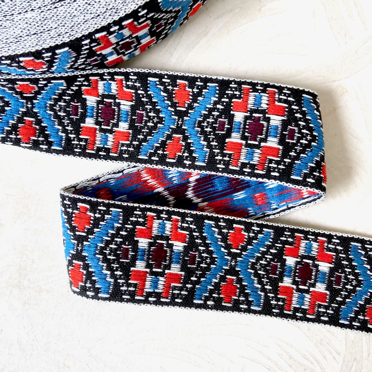 Geometric_Jacquard_Ribbon
