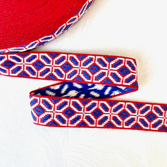 Geometric_Jacquard_Ribbon