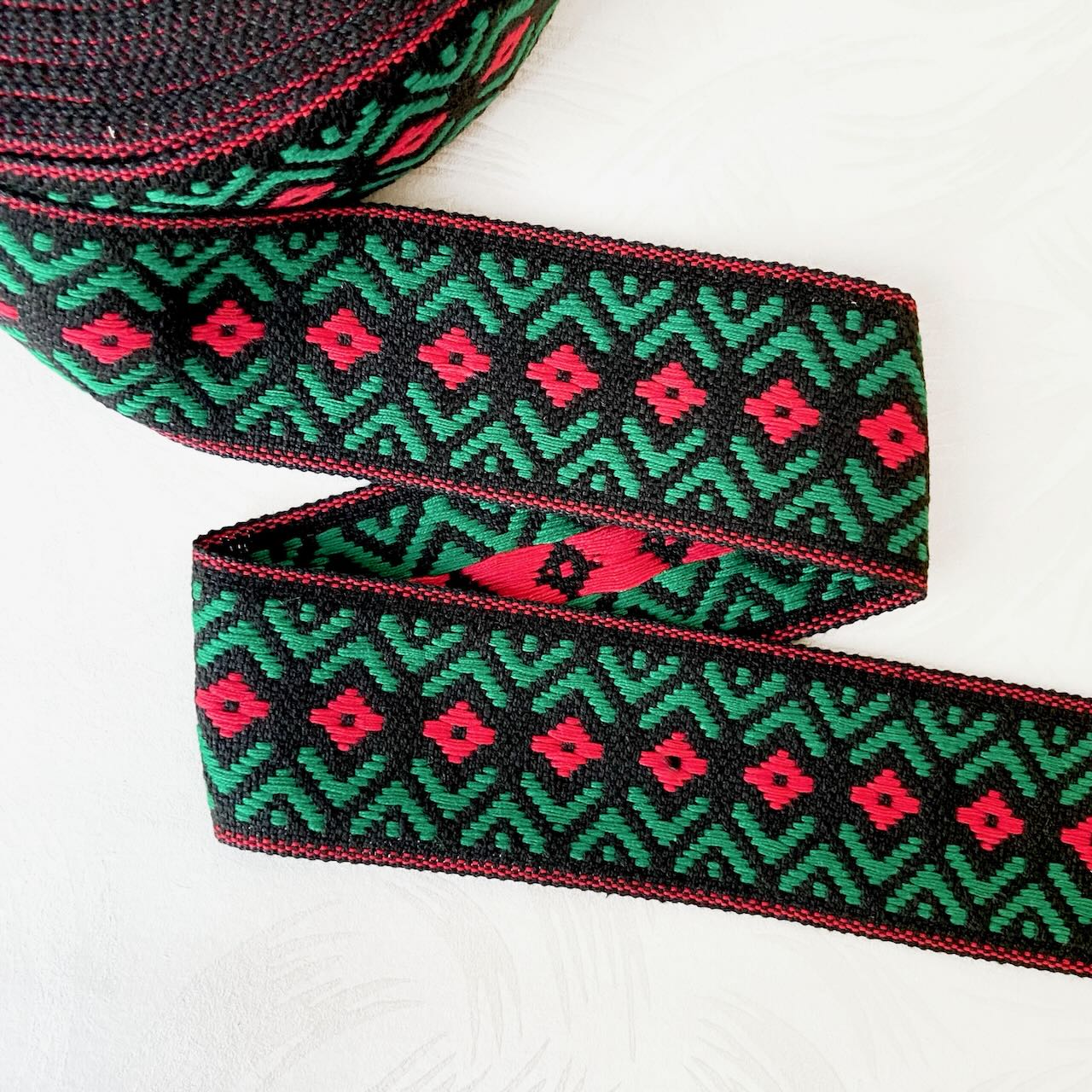 Geometric_Jacquard_Ribbon
