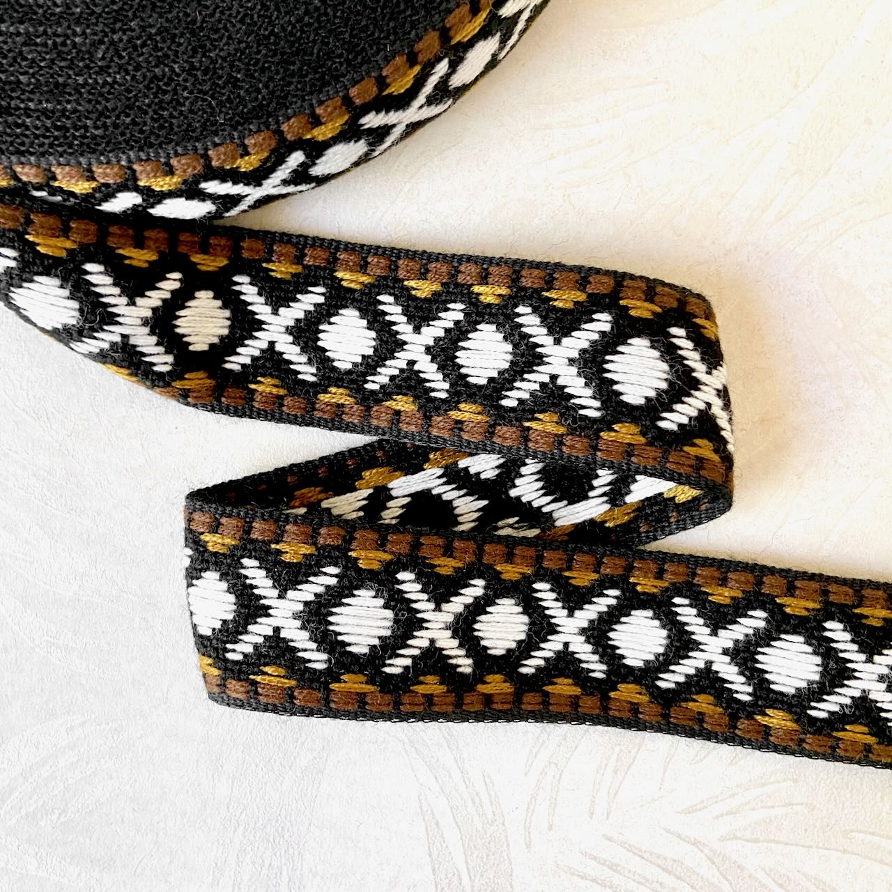 Geometric_Jacquard_Ribbon