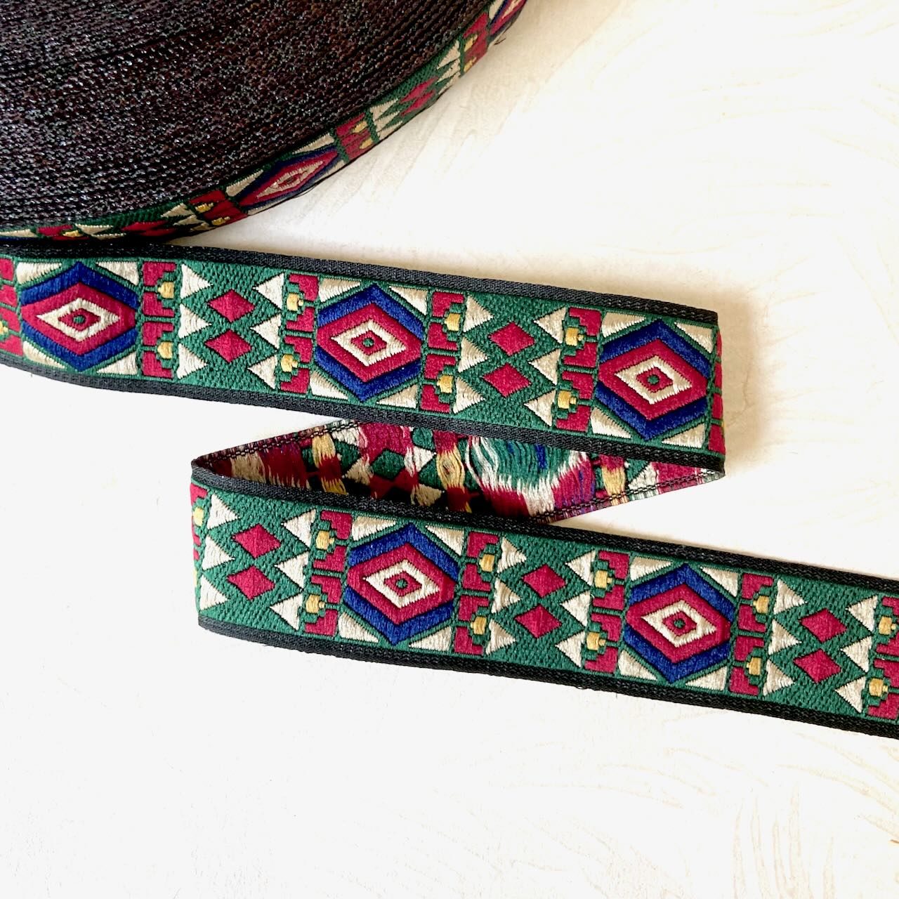 Geometric_Jacquard_Ribbon