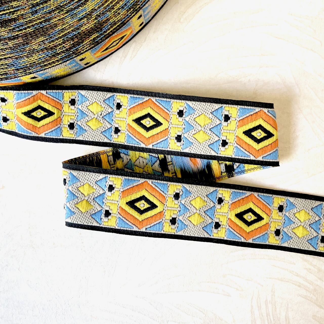 Geometric_Jacquard_Ribbon
