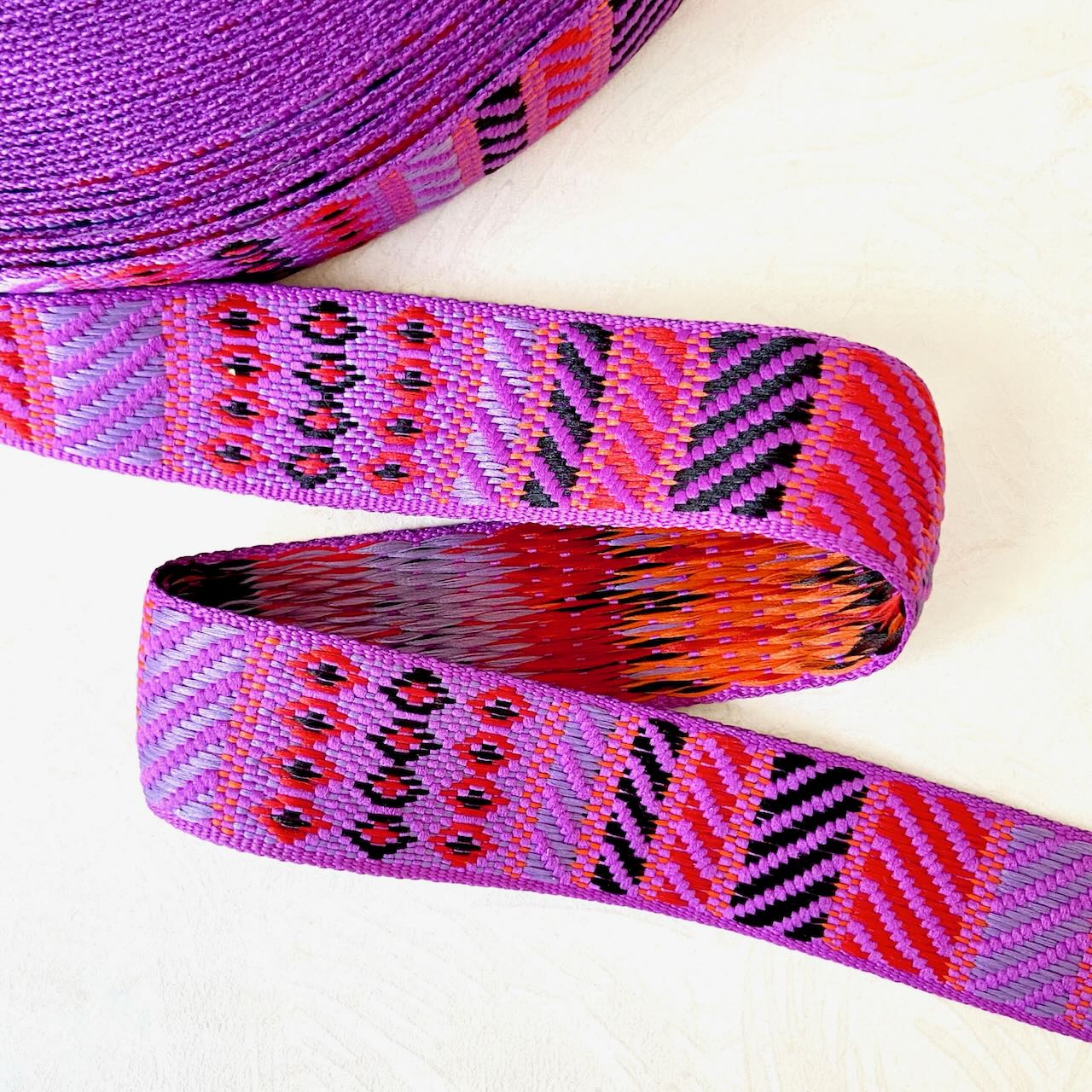 Geometric_Jacquard_Ribbon