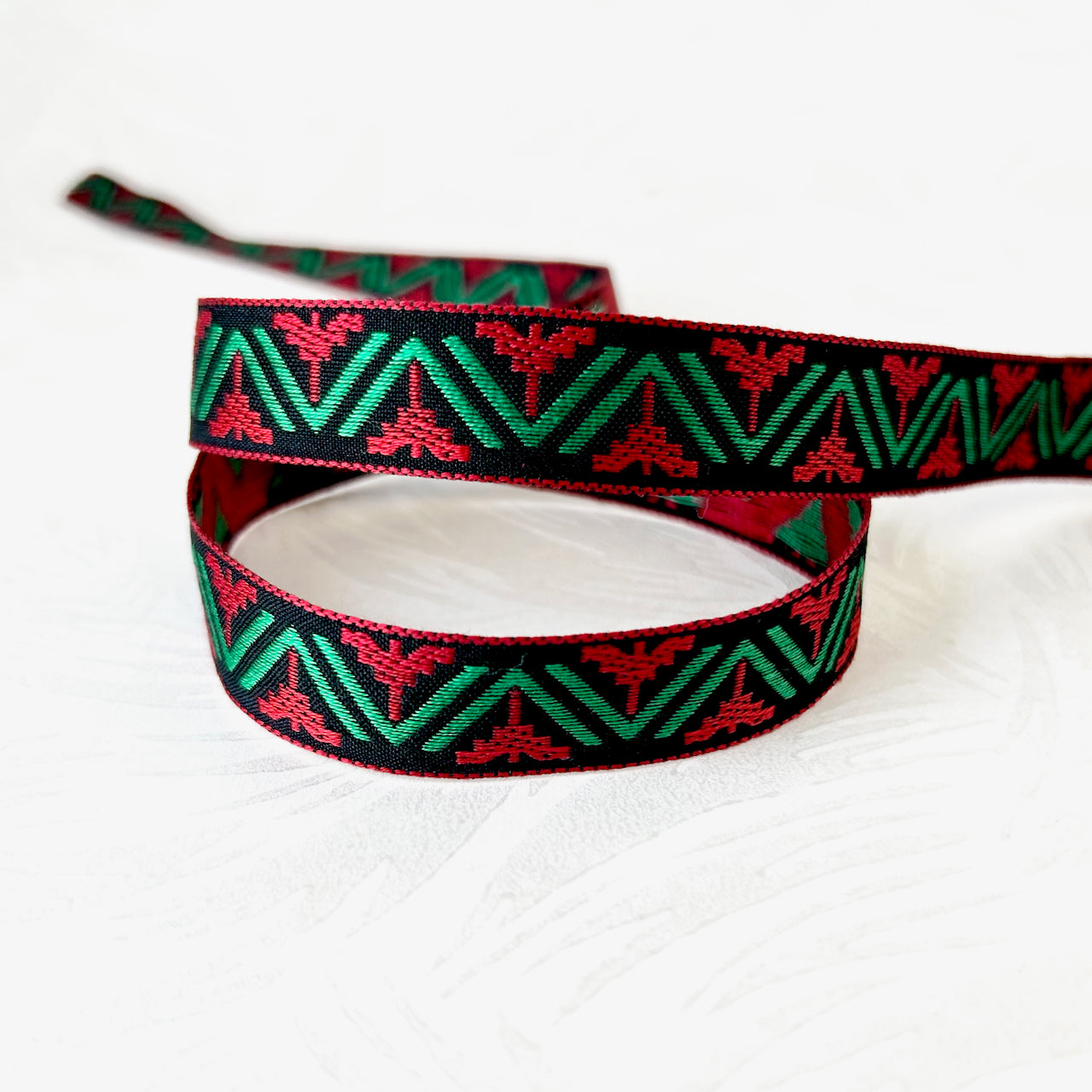 Geometric_Jacquard_Ribbon