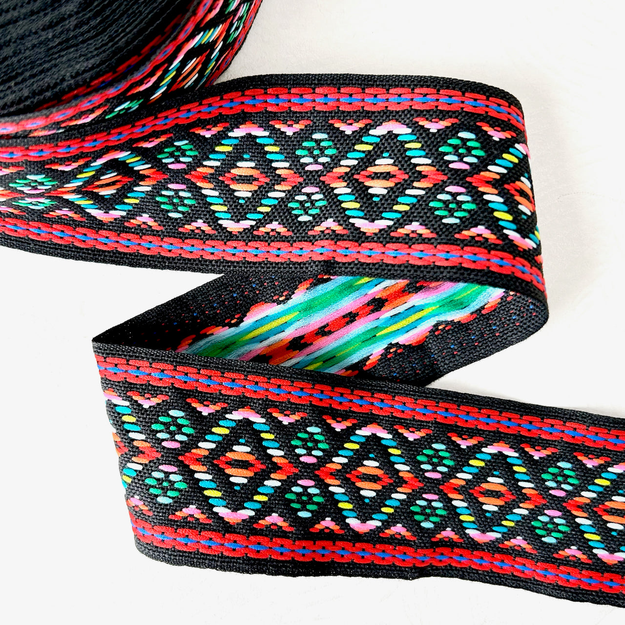 Geometric_Jacquard_Ribbon