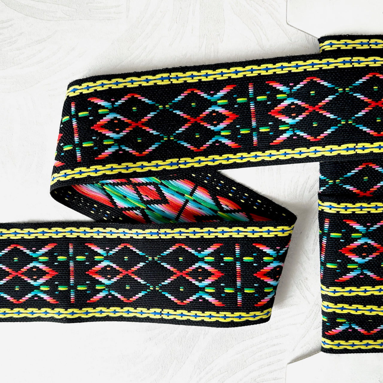 Geometric_Jacquard_Ribbon