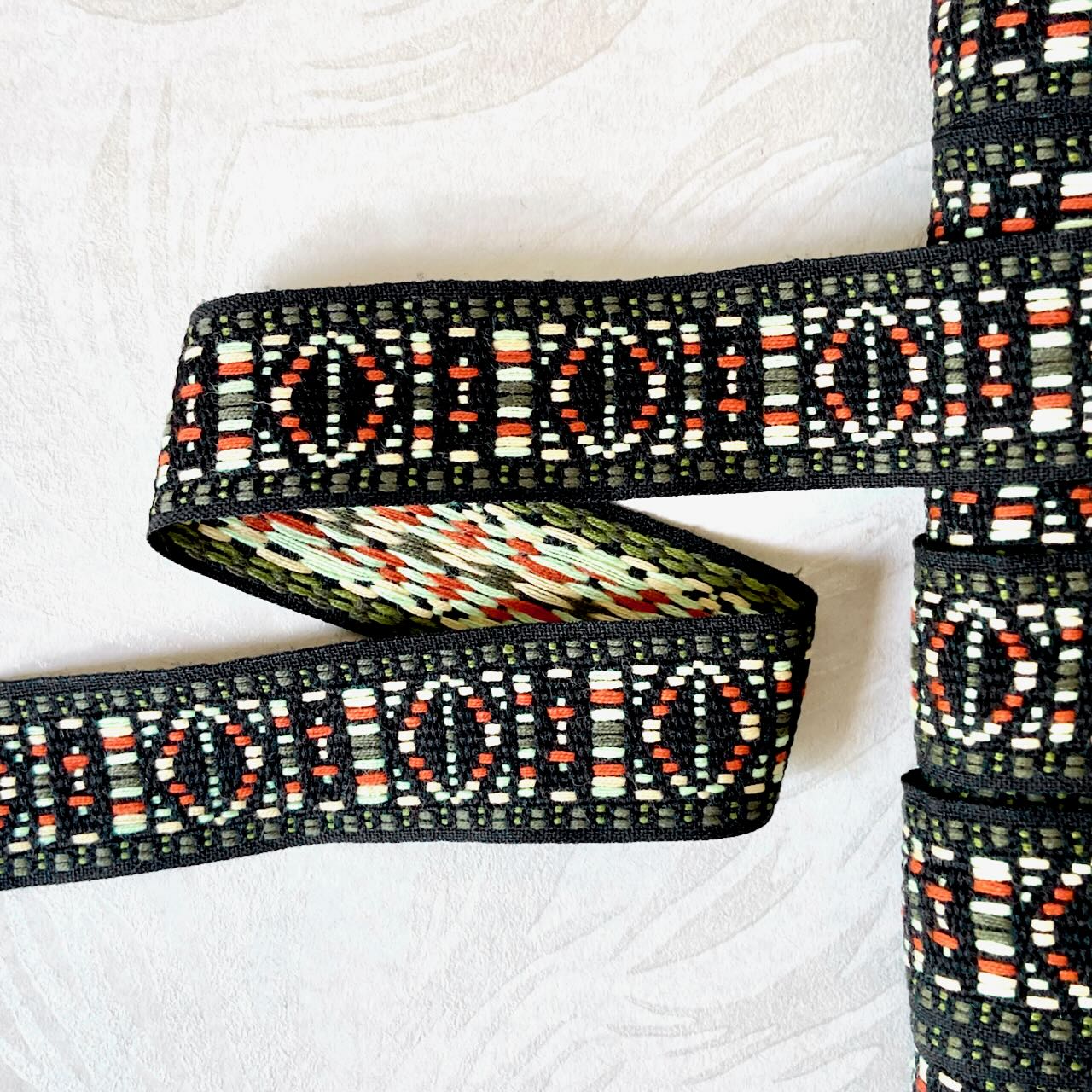 Geometric_Jacquard_Ribbon
