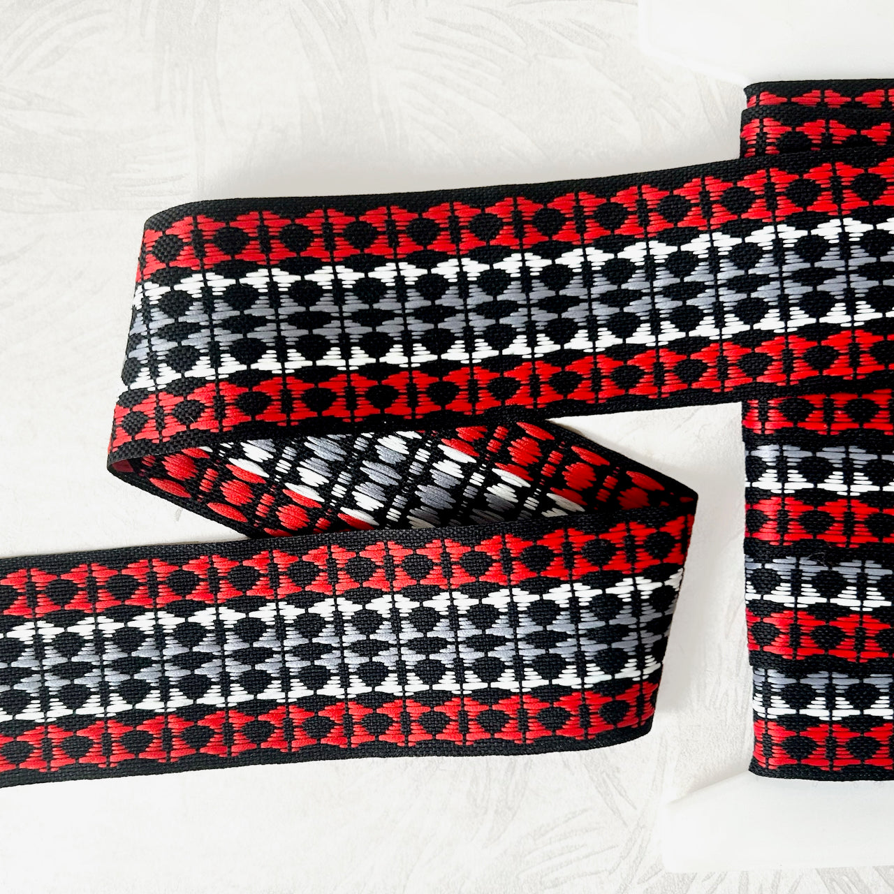 Geometric_Jacquard_Ribbon