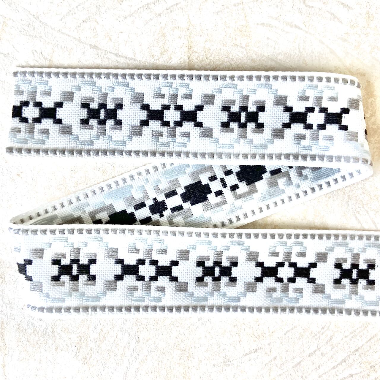 Geometric_Jacquard_Ribbon