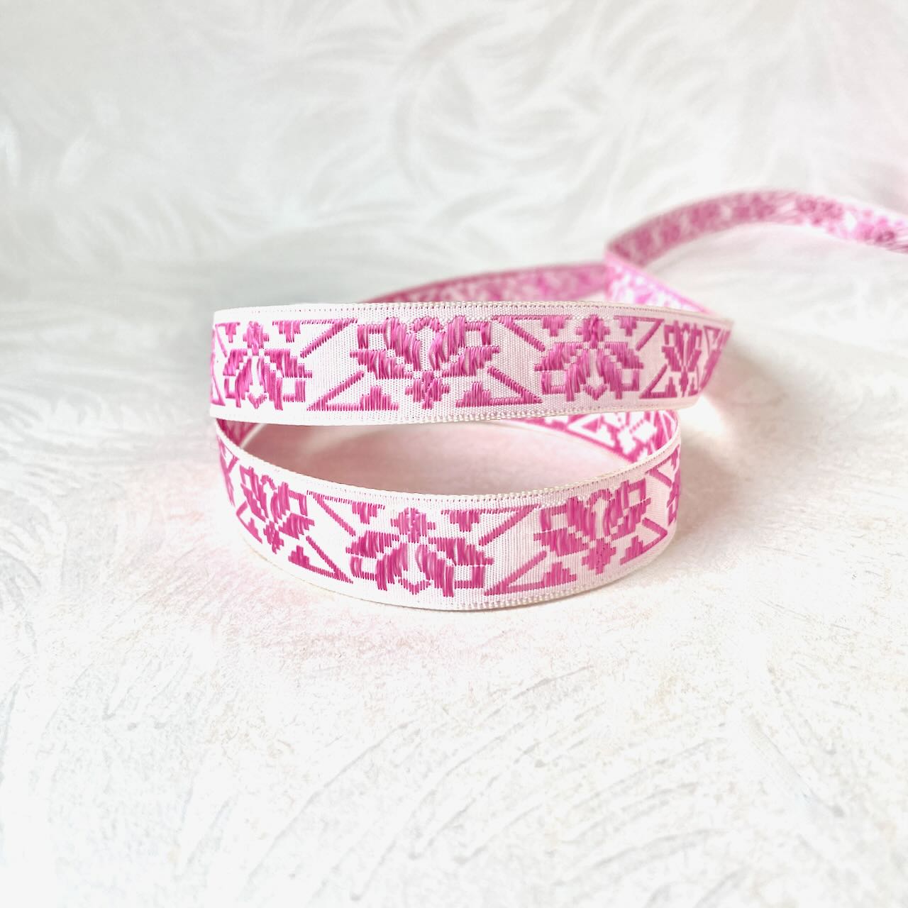 Geometric_Shapes_Jacquard_Ribbon