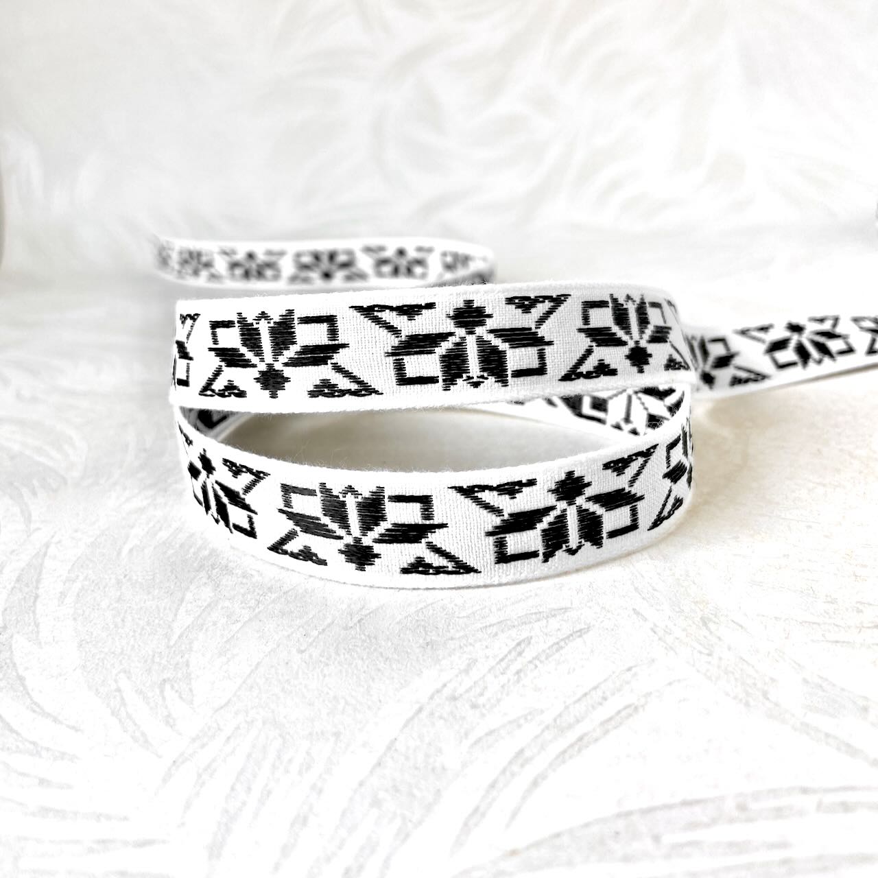 Geometric_Shapes_Jacquard_Ribbon