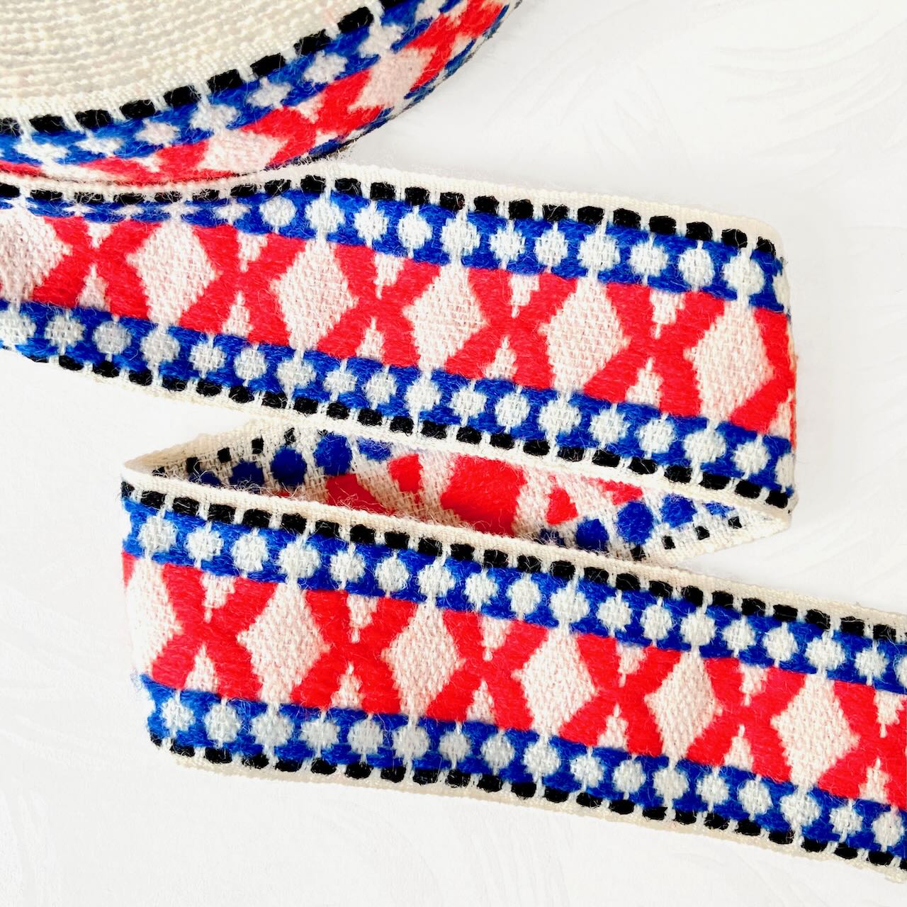 Geometric_Sweater_Jacquard_Ribbon