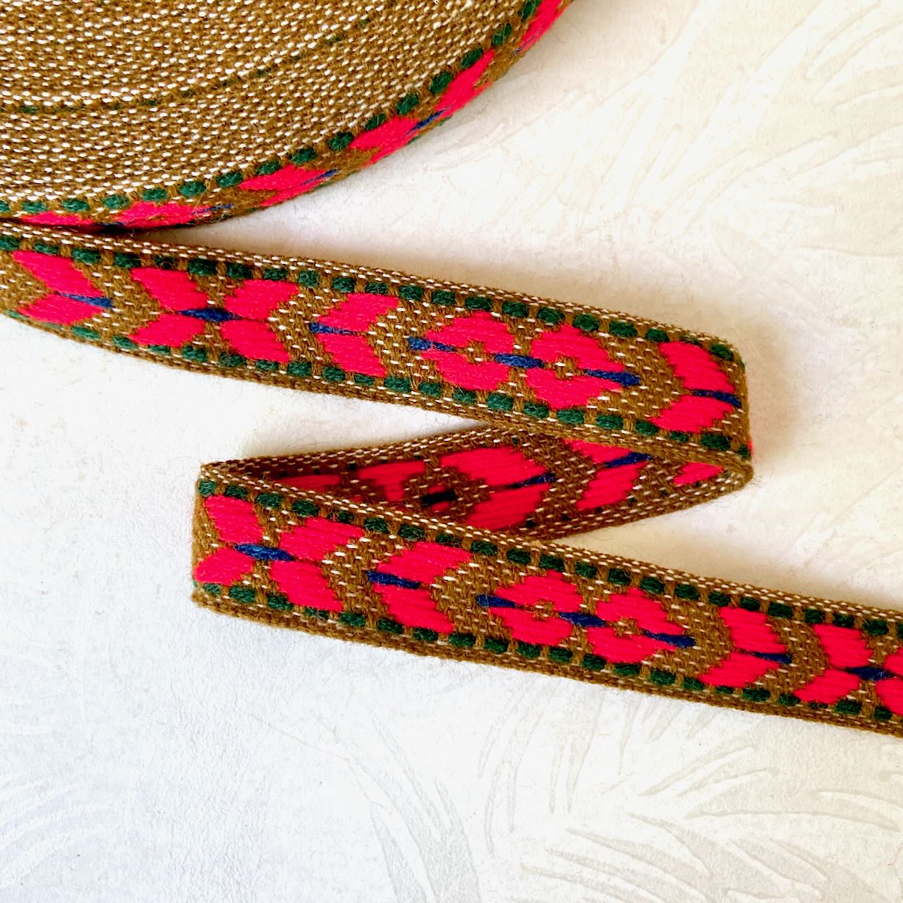 Geometric_Sweater_Jacquard_Ribbon