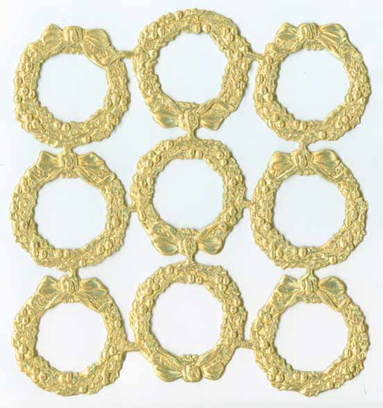 Gold_Dresden_Holly_Wreath