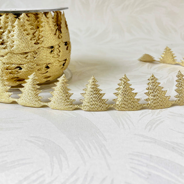 metallic-christmas-tree-cutout-ribbon