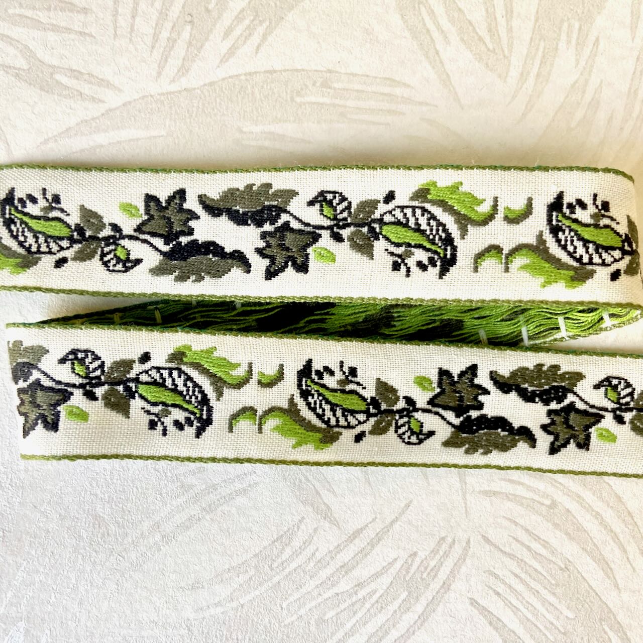 Green_Leaf_Jacquard_Ribbon