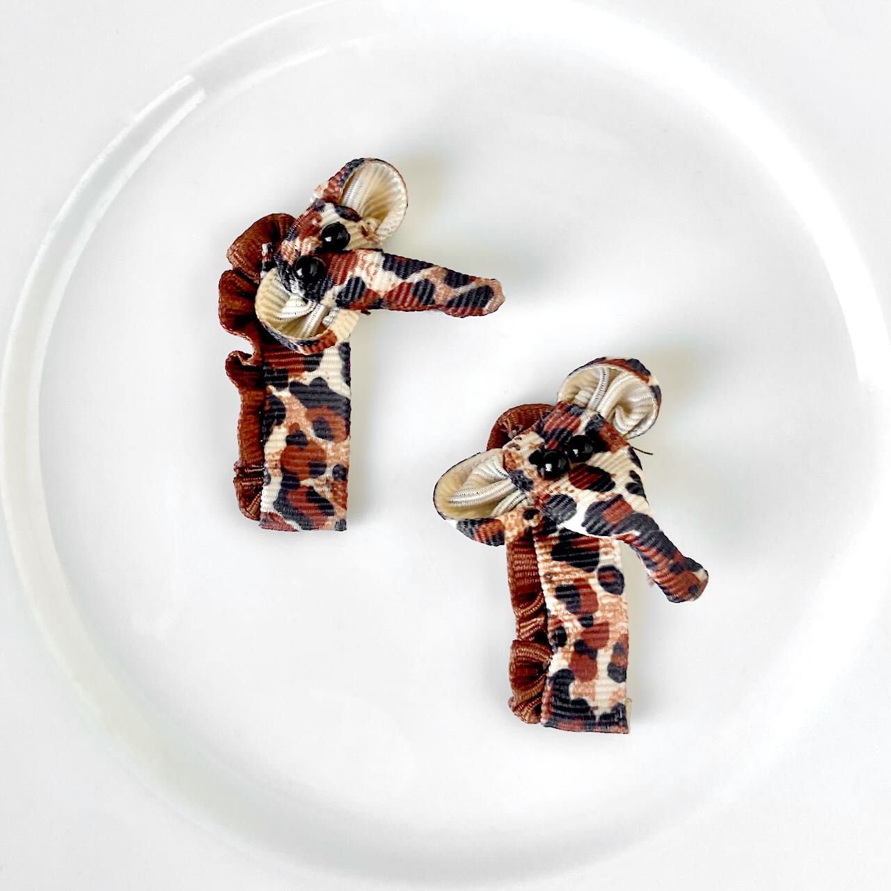 Grosgrain_Ribbon_Giraffe