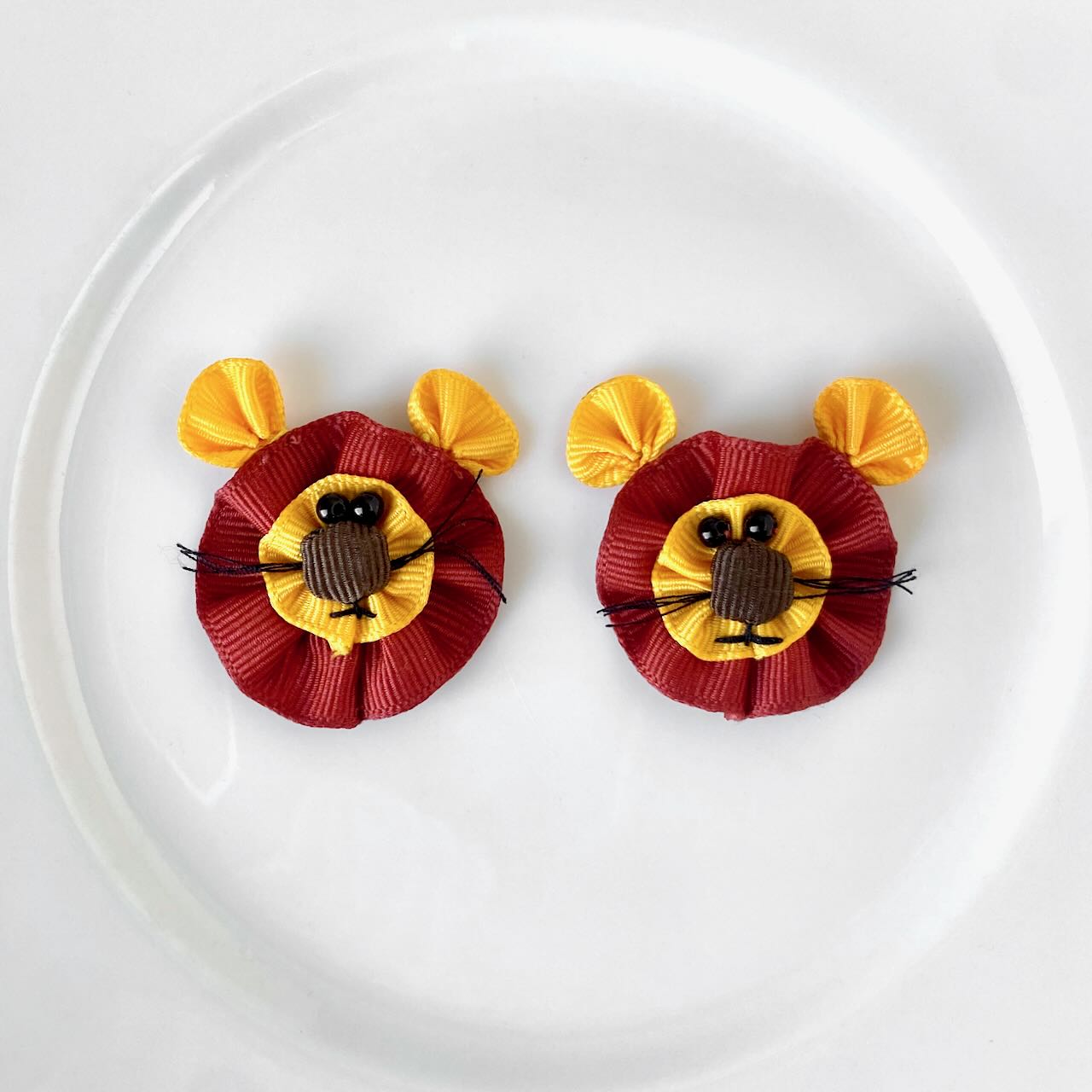 Grosgrain_Ribbon_Lion