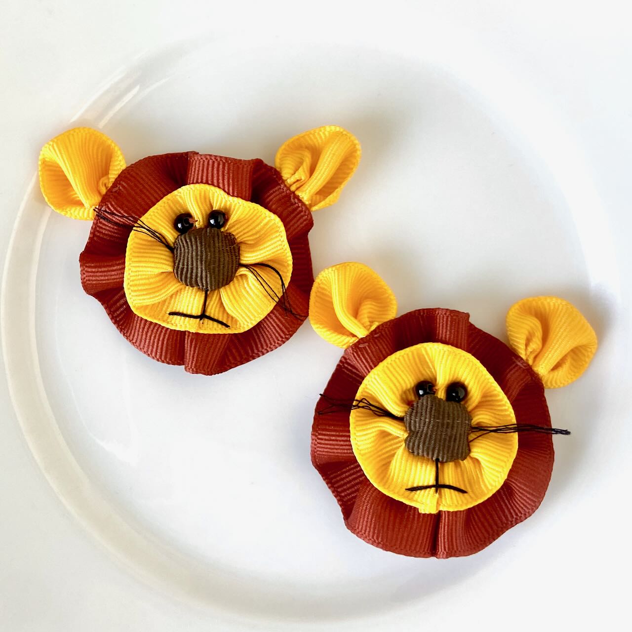 Grosgrain_Ribbon_Lion