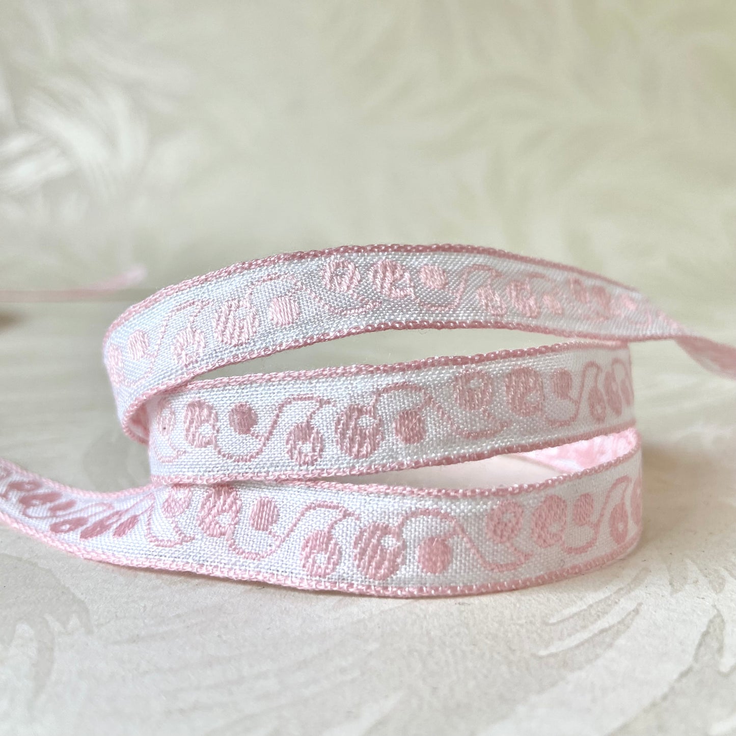 Scrolling Berries Jacquard - Vintage - Multiple Colorways